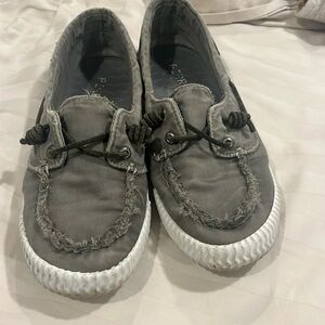 Green women’s Sperry size 9.5